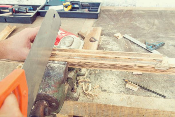 Carpenter has to pay for difference of prices for replacement works